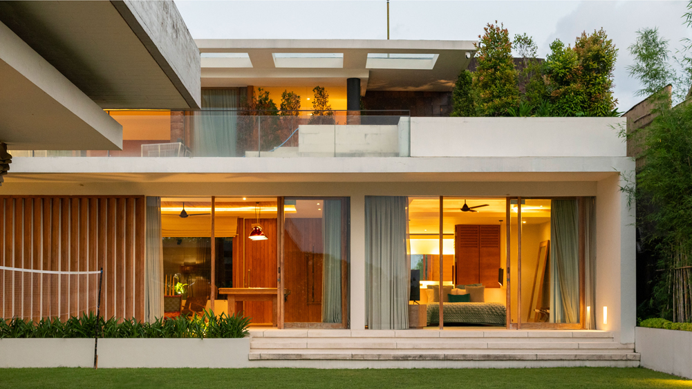 The Iman Villa - Restful villa at nightfall